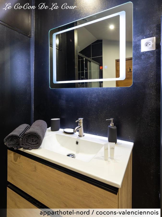 Le Cocon De La Cour Apartment Valenciennes Bagian luar foto